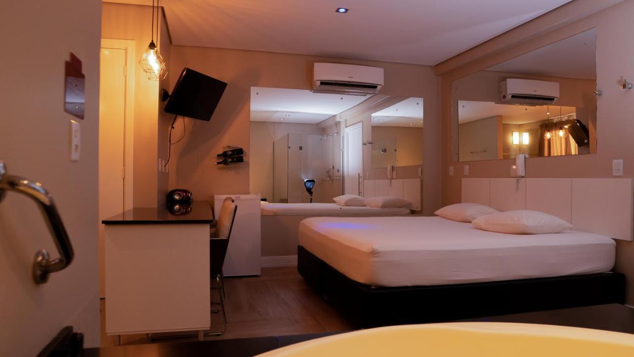 Bangalo Motel By Drops (Adults Only) Санта Мария Екстериор снимка